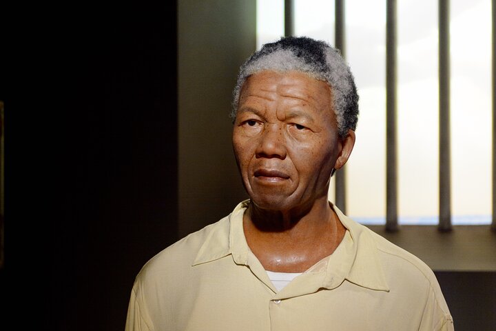 Robben Island and Iconic Table Mountain Tour