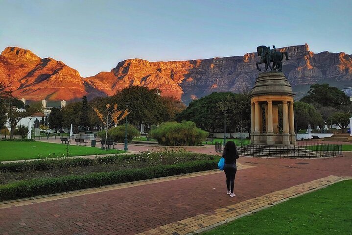Robben Island and Iconic Table Mountain Tour