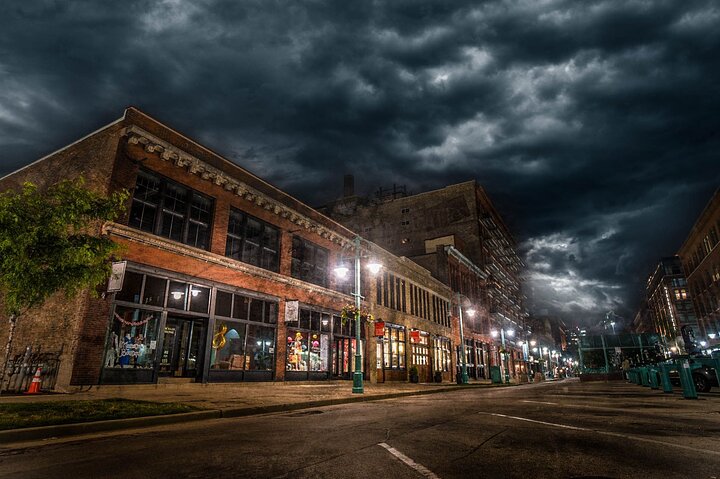 Milwaukee Morbid Mirrorlight Ghost Tours