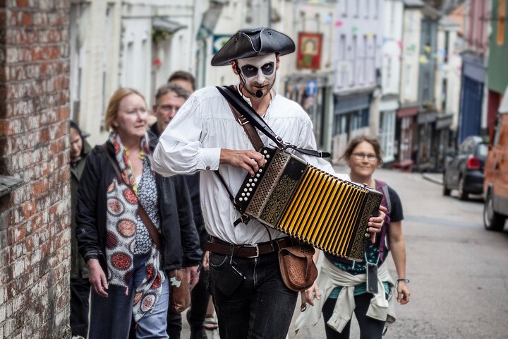 Falmouth Ghost Tour: Haunted Stories & Hidden History