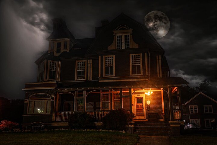 Grand Rapids Wraiths and Witches Ghost Tours