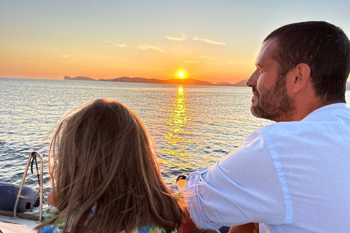 Sunset tour on a sailing boat with aperitif or dinner