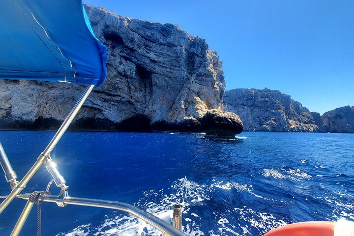 Sailing tour with PAG (AUDIOGUIDE) and typical Sardinian cuisine