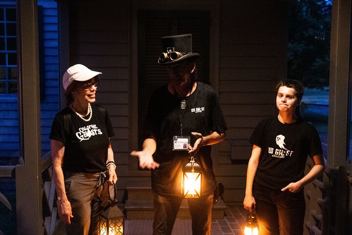 Whispers of Williamsburg Haunted Ghost Tour with Add-on options