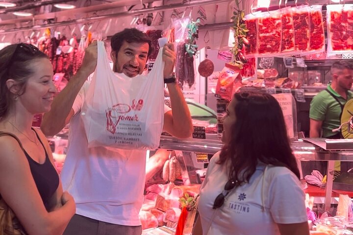 Alicante Paella Cooking Class, Tapas, Drinks & Central Market