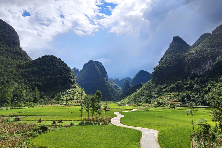 5 Days Guizhou Cave Tour Culture and Culinary Delights