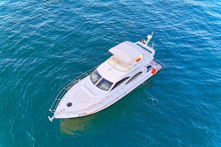 Dubai Private Luxury Cruise on a Stylish 50FT Yacht