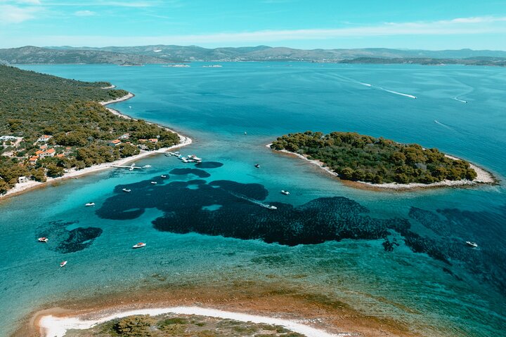 Blue Lagoon & 3 Islands Small-Group Speedboat Tour