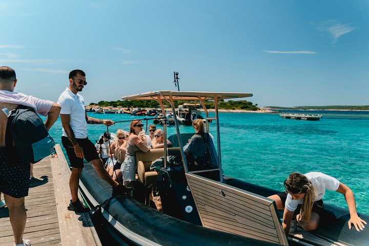 Blue Cave, Hvar & 5 Islands Speedboat Adventure From Split