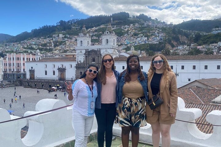 PRIVATE City Tour: Quito Colonial, Half the World and Cable Car