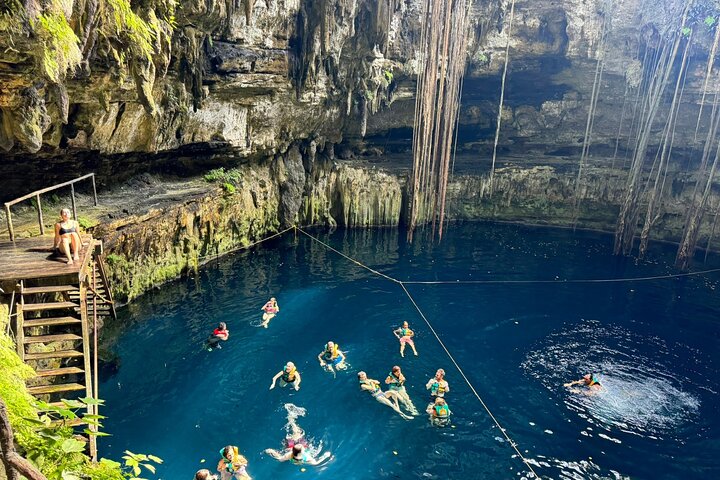 Tour Valladolid, Cenote Suytun and Cenote Oxman from Mérida