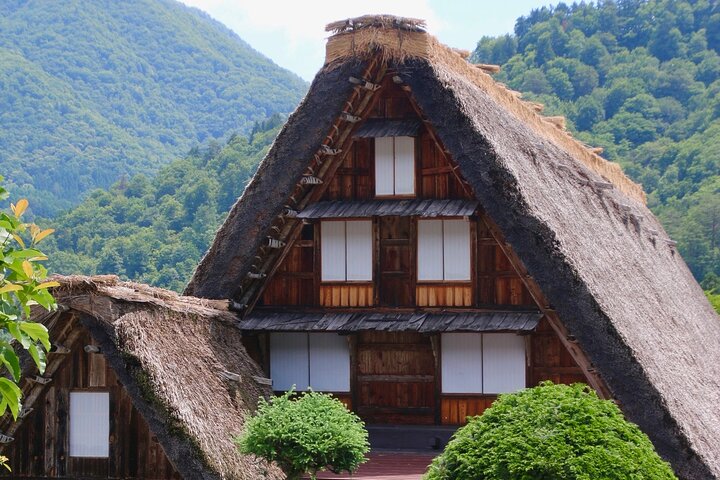 One-Way Bus Ticket: Takayama to Kanazawa via UNESCO Shirakawa-go