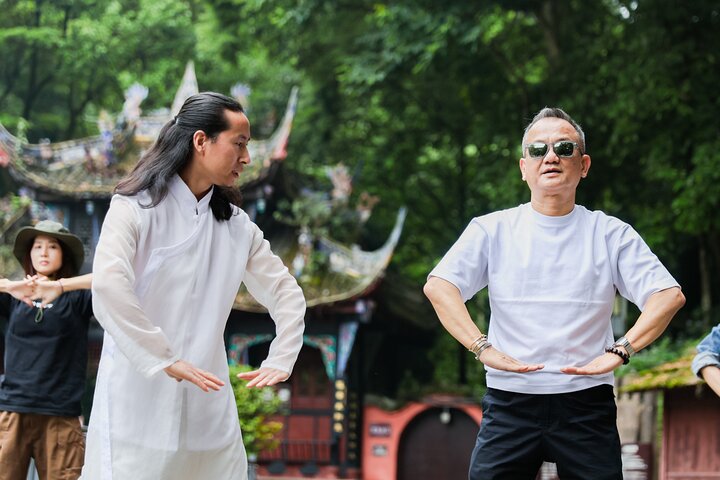 Qing Cheng mountain Taichi class & Tea-tasting experience
