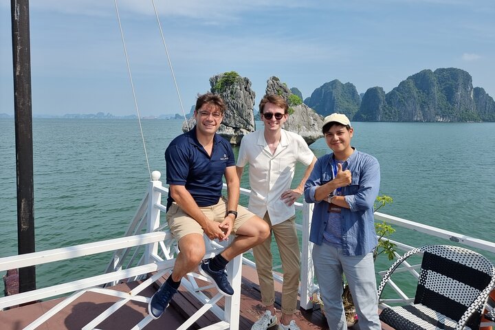 Explore 04 Hours Halong Bay Day Cruise Shore Excursion
