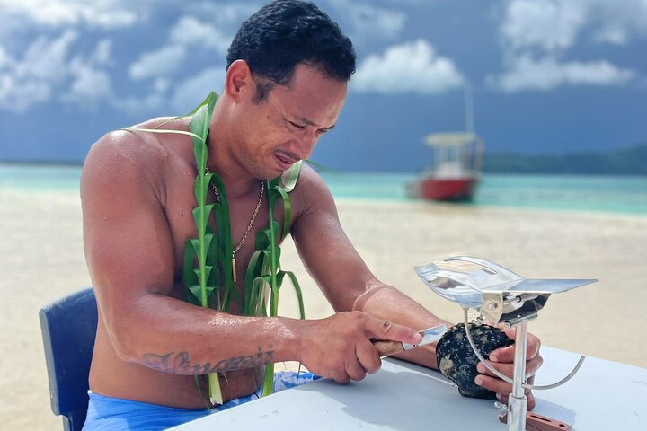 Discover the black pearl in Bora Bora
