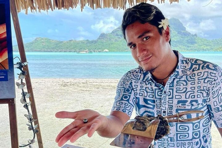 Discover the black pearl in Bora Bora