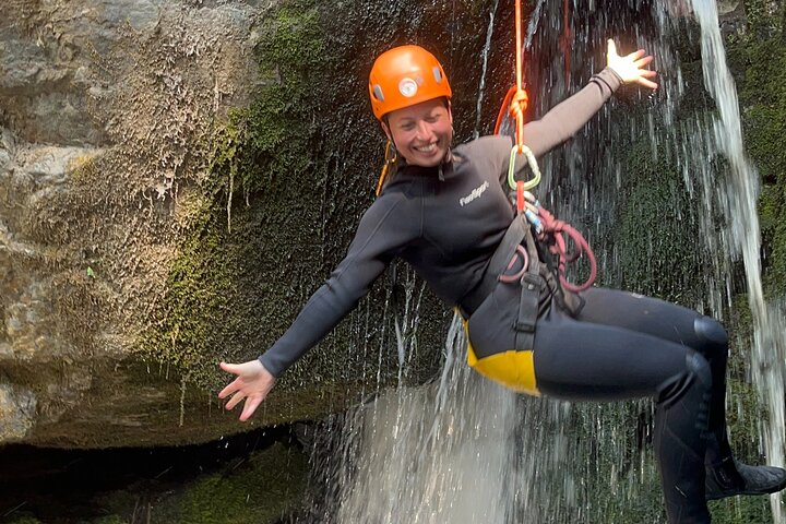Adrenaline Canyoning Tour Kelowna - Falls, Rappelling & Adventure