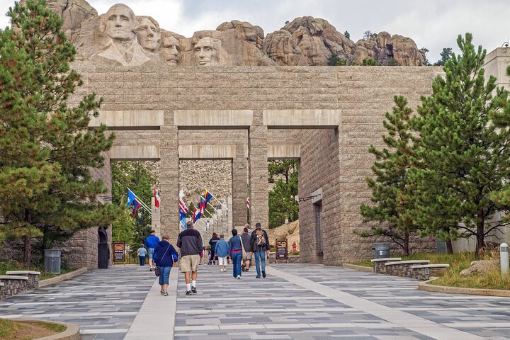 Dakota Highlights: Black Hills, Mt Rushmore & Badlands Audio Tour