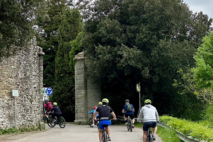 Half Day Tour by Ebike Around Cortona