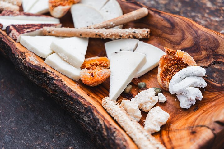Cheese and Wine Tasting (Guided Tour INCLUDED)
