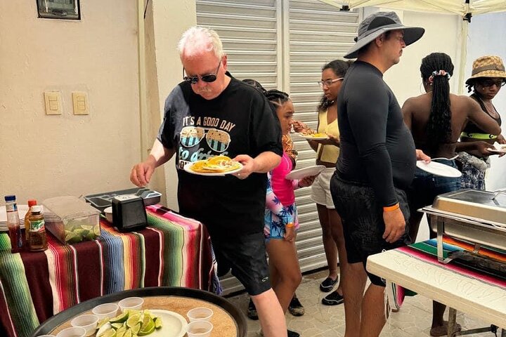 Sergio´s Beach House Buffet and Drinks