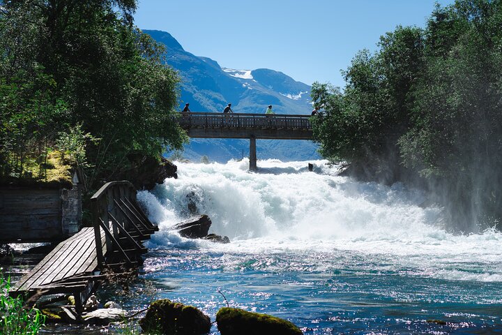 Olden: Fjord e-bike tour