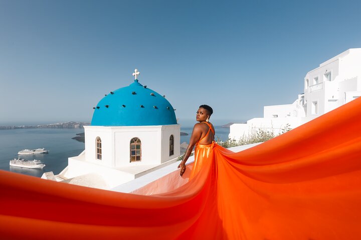 Exclusive Santorini Flying Dress Photoshoot with Pickup