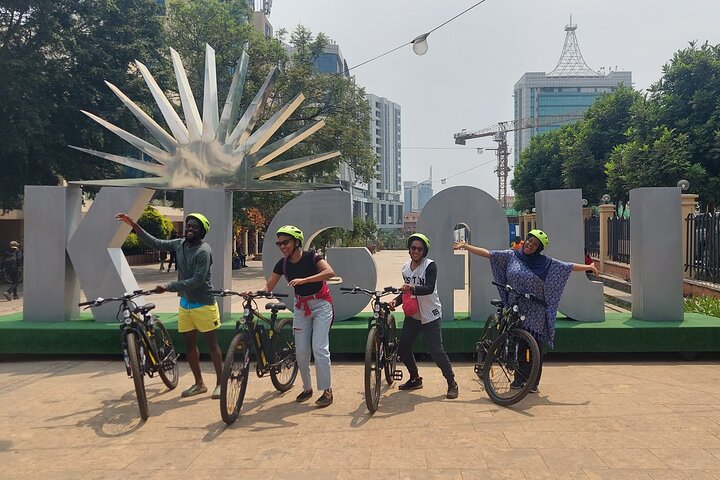 Kigali E-Bike City Tour with Breakfast