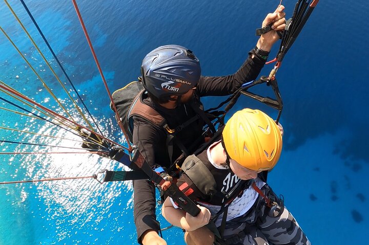 Paragliding in Vlore