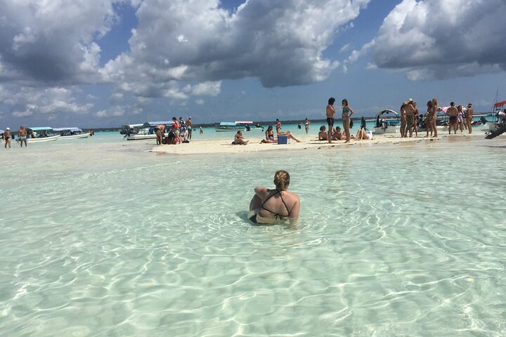 Mnemba Island Dolphin & Snorkeling Tour – Zanzibar Adventure