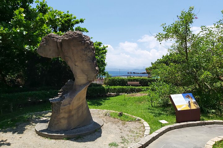 Small-Group: Yehliu, Jiufen & Pingxi Day Tour from Taipei