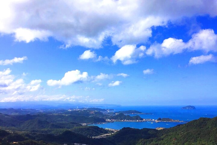 Small-Group: Yehliu, Jiufen & Pingxi Day Tour from Taipei