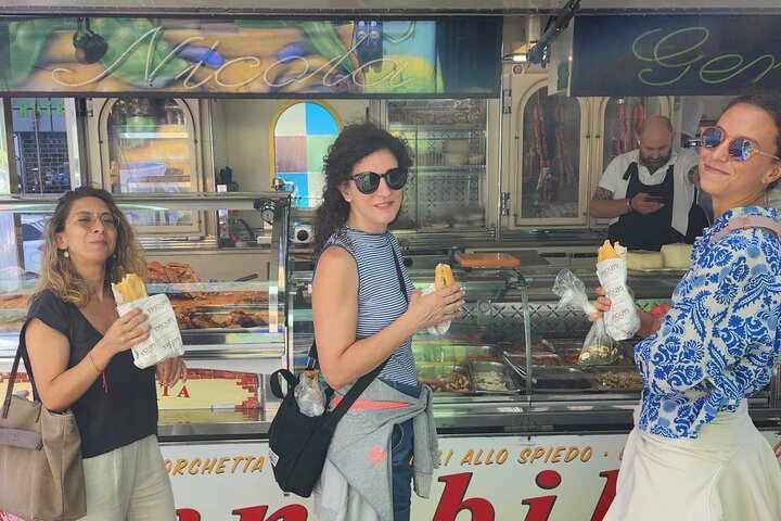 Food and wine tour of Pescara Vecchia on foot