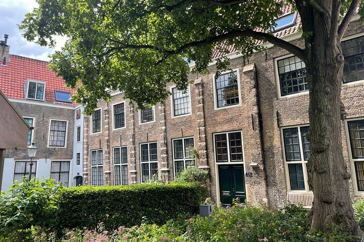 Self-Guided Walking Tour of Gouda: Canals, Colonies, and Cheese
