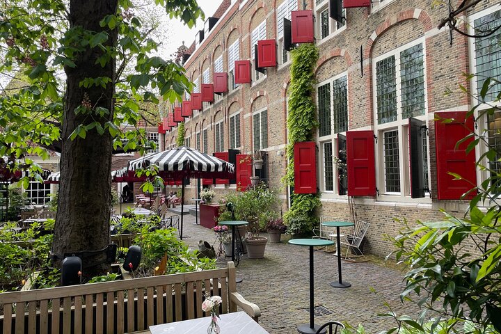 Self-Guided Walking Tour of Gouda: Canals, Colonies, and Cheese