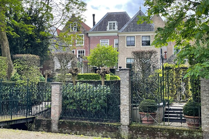 Self-Guided Walking Tour of Gouda: Canals, Colonies, and Cheese