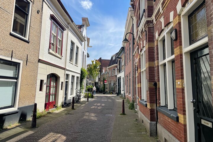 Self-Guided Walking Tour of Gouda: Canals, Colonies, and Cheese