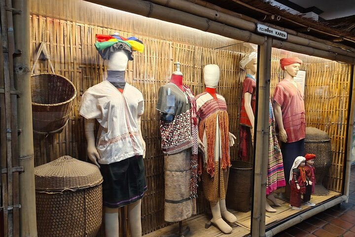 From Chiang Rai: 3 Temples, Golden Triangle Tour, Tea Plantation