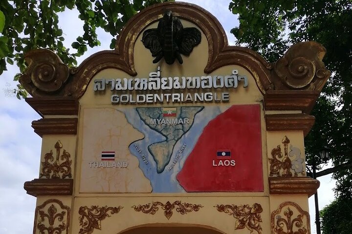 From Chiang Rai: 3 Temples, Golden Triangle Tour, Tea Plantation