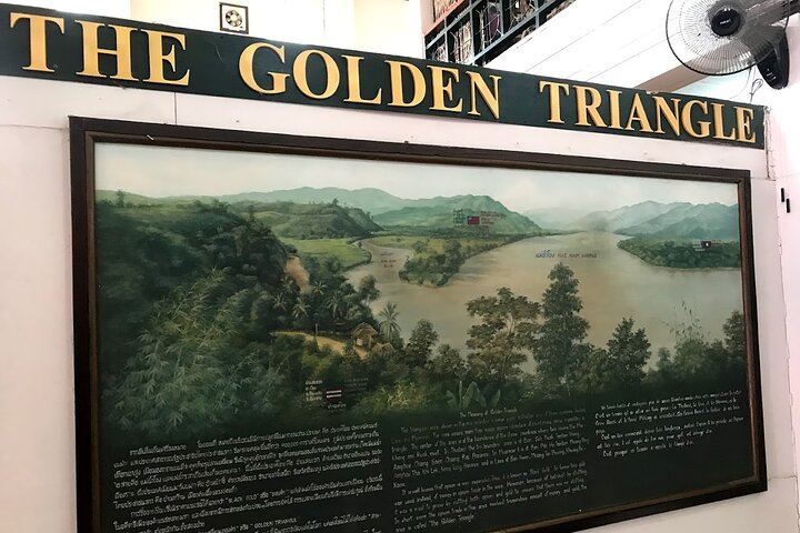 From Chiang Rai: 3 Temples, Golden Triangle Tour, Tea Plantation