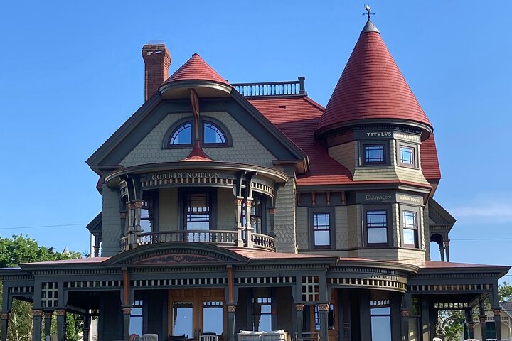 Best of Martha's Vineyard 3 hour Full-Island Tour