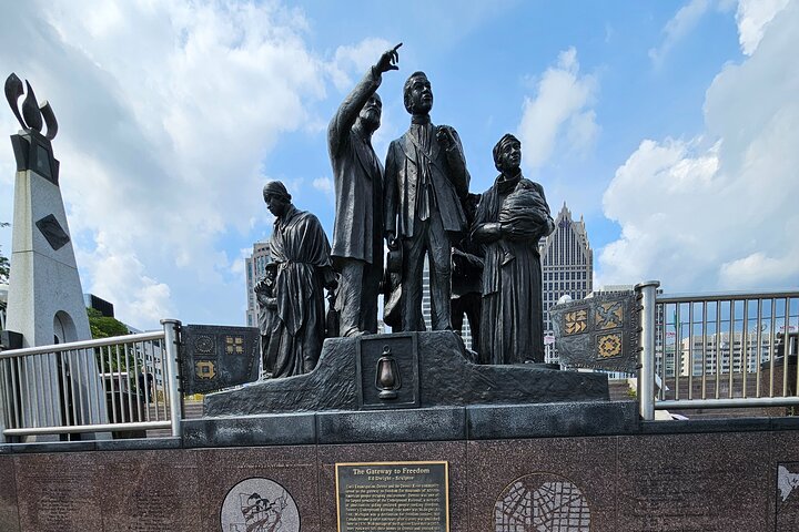Best Downtown Detroit Historical Walking Tour