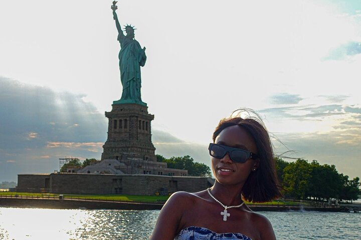 New York City 90-Minute Cruise: Lady Liberty, Bridges and Skyline