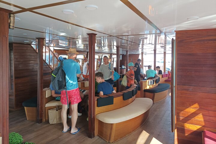 3 Island Luxury Cruise with 4 Swimming Stops with Captain Morgan