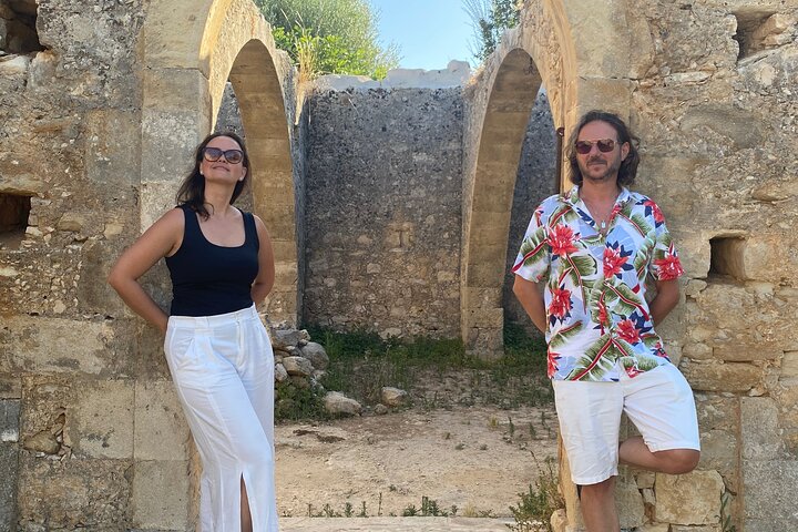 Gastronomy tour and wine tasting in traditional villages