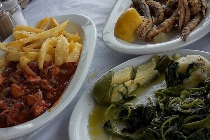 Gastronomy tour and wine tasting in traditional villages