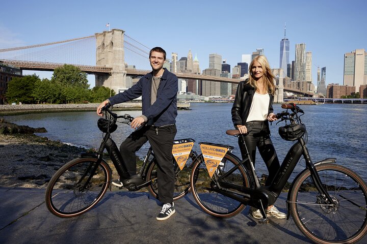 Brooklyn Bridge, DUMBO and Downtown Manhattan Guided Bike Tour