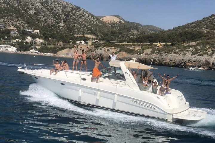 Shared Yacht Tour with Drinks Lunch and Snorkeling