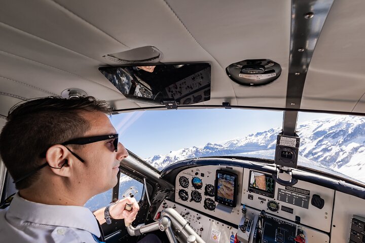 Whistler Glacier Spectacular: Scenic Seaplane Sightseeing Tour