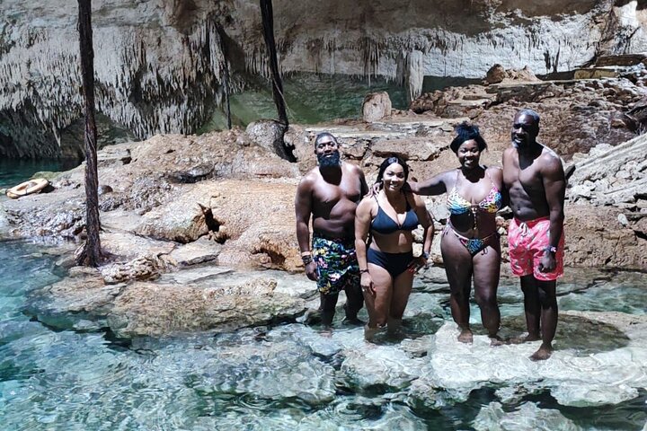 Private Tour to Tulum, Cenote and Swimming with Turtles
